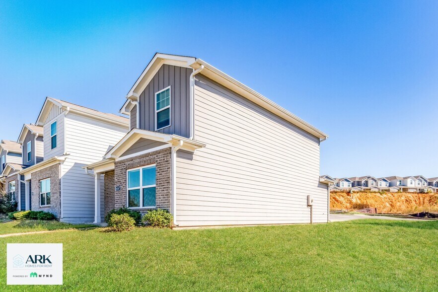 Building Photo - 6147 Rainbow Row