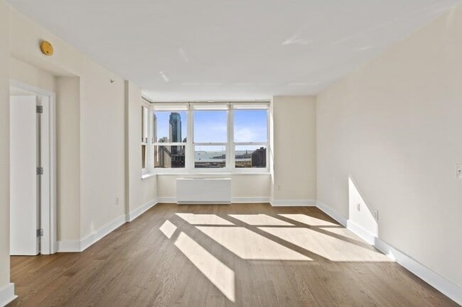 Building Photo - 88 Morgan St