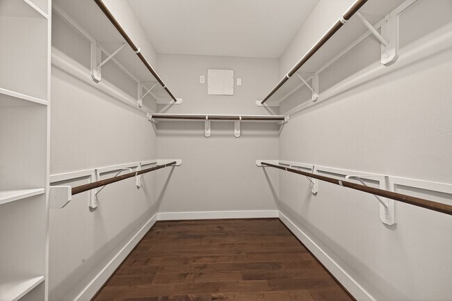 Building Photo - 2010 St Charles St