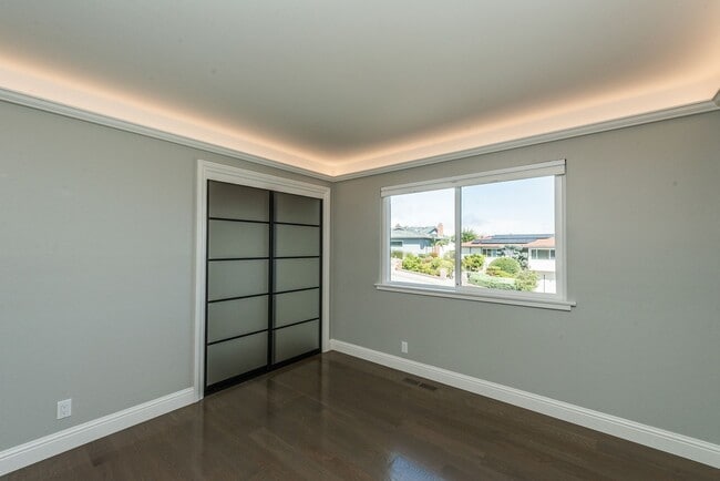 Building Photo - Updated 4 Bed / 2.5 Ba Home in Millbrae Mi...