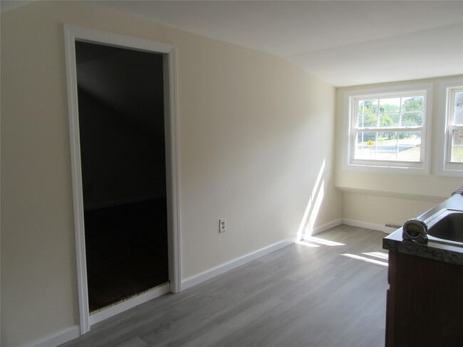 Building Photo - 2135 NY-94
