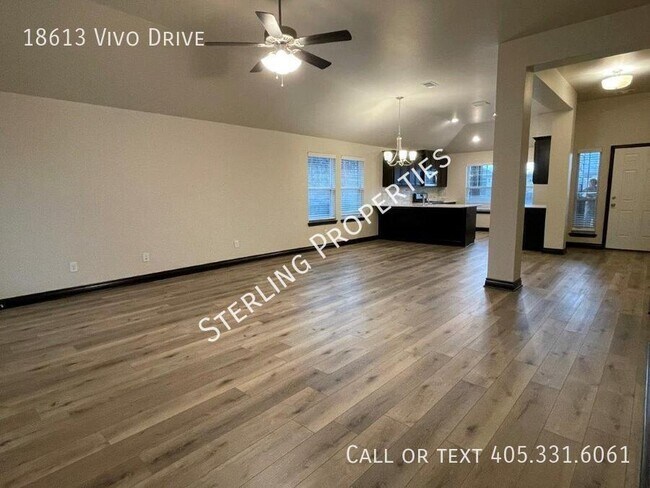Building Photo - 18613 Vivo Dr
