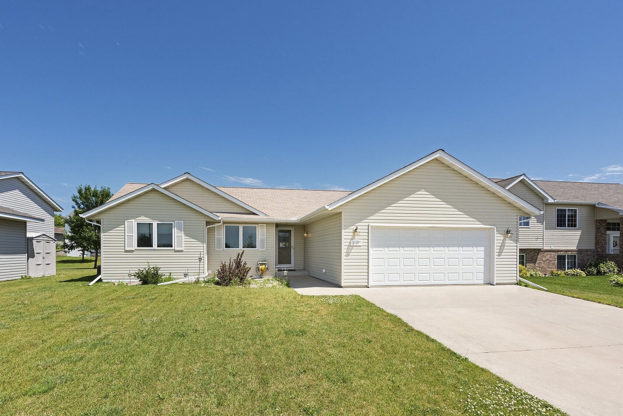 Building Photo - 1187 Blackhawk Dr SW