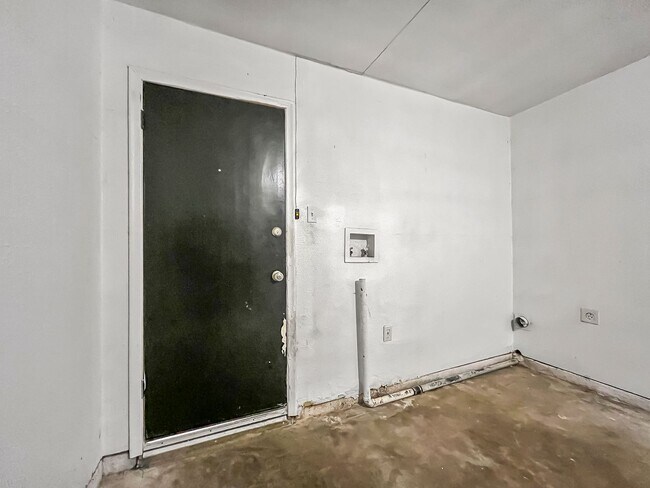 Building Photo - Charming 3-Bed Home in North Ridge Estates Mesquite