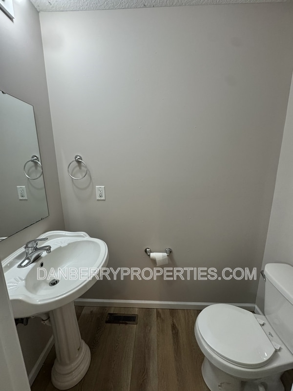 Building Photo - 216 Madison Ave