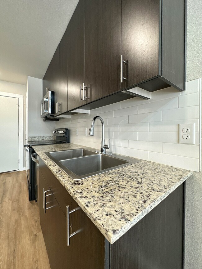 Building Photo - Pods @ Hickory - A2