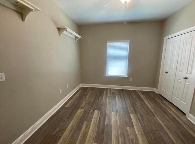 Building Photo - 40 Woodwind Way