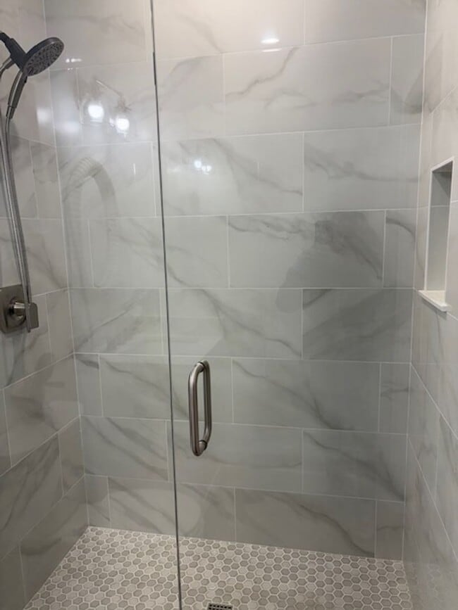 Building Photo - 609 Sunset Dr