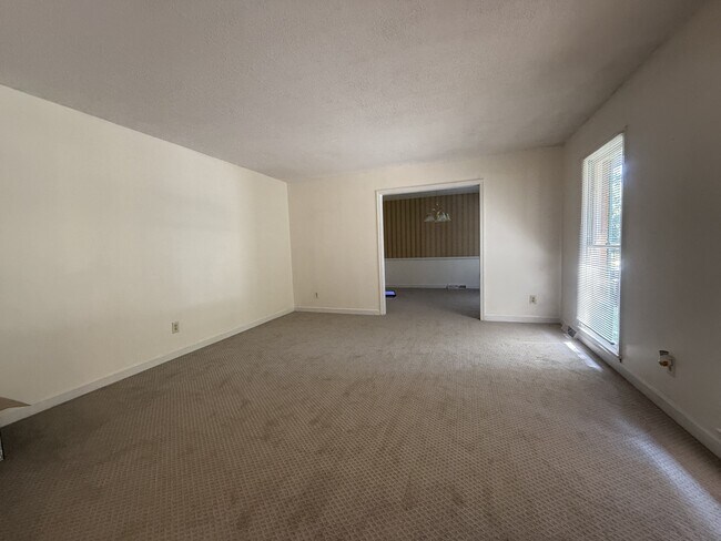 Building Photo - 7008 Crossridge Rd