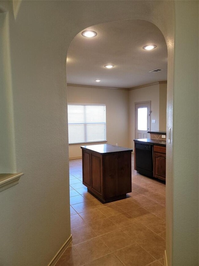 Building Photo - Stunning 4/3/2 in Weatherford coming soon