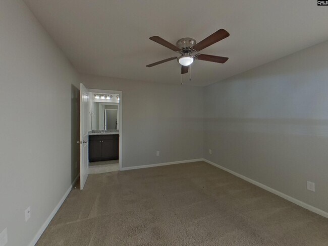 Building Photo - 474 Finch Ln