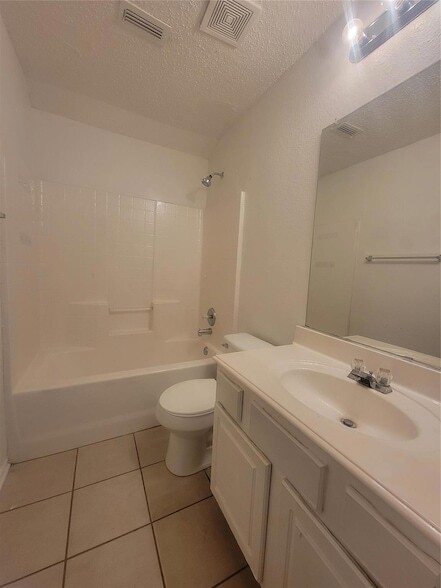 Building Photo - 829 Beaver Creek Dr