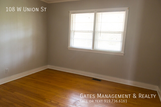 Building Photo - **FIRST MONTH $400 RENT REDUCTION**Home in...