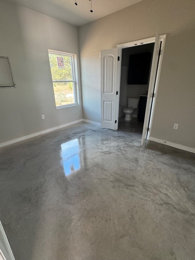 Building Photo - 708 West St