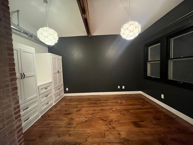 Building Photo - 217 Nw 22. 3 bed. 2 bath, 1 car garage w/ ...