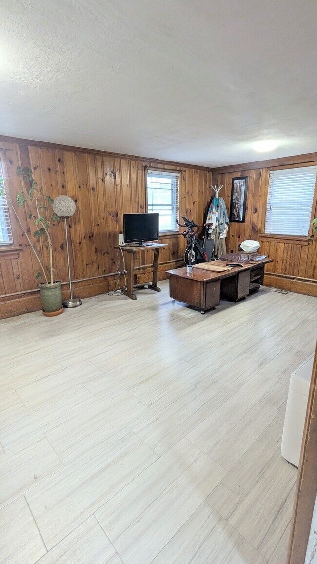 Building Photo - 2343 Penrose Dr