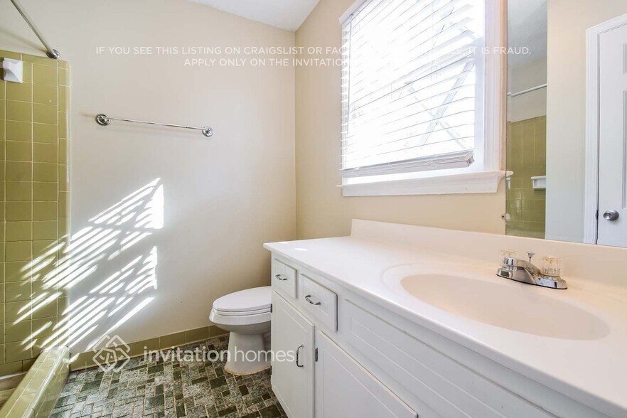 Building Photo - 2949 Rock Bridge Rd NE