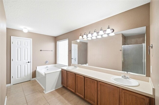 Building Photo - 727 Cypresswood Ridge