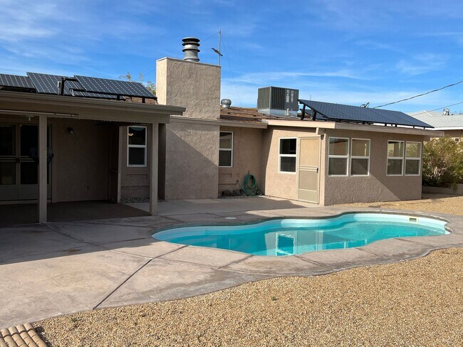 Building Photo - 3236 Silversmith Dr