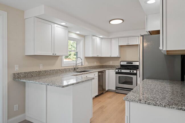 Building Photo - 1018 Bonnie Brae Ln