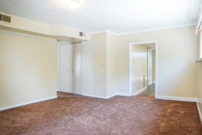 Building Photo - 435 N Water St