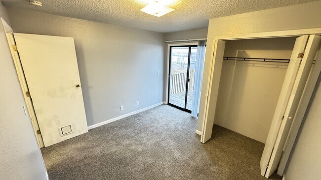Building Photo - 1 Bedroom Apartment in Osage Beach!
