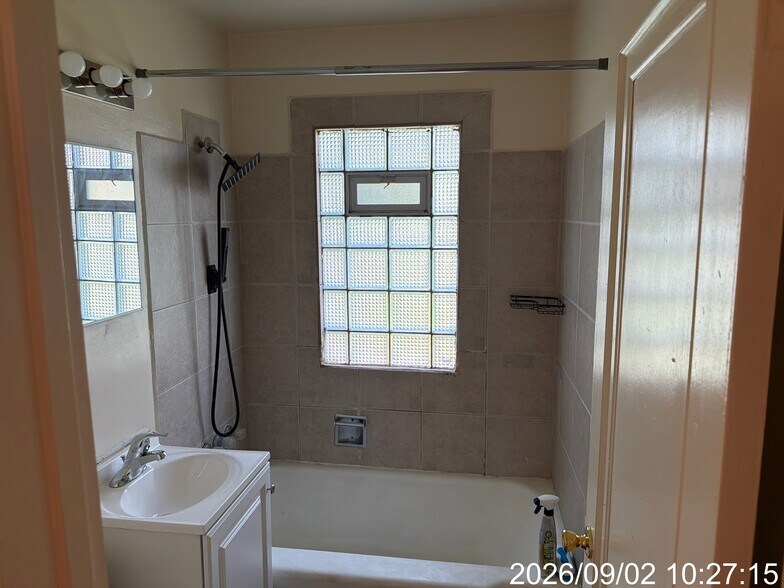 Building Photo - 5265 N 49th St