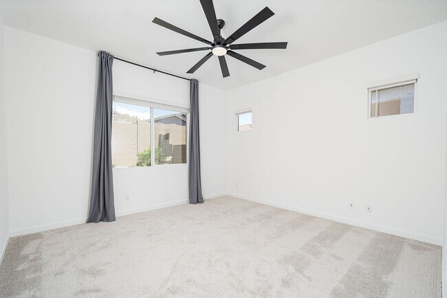 Building Photo - 3260 W Peak View Rd