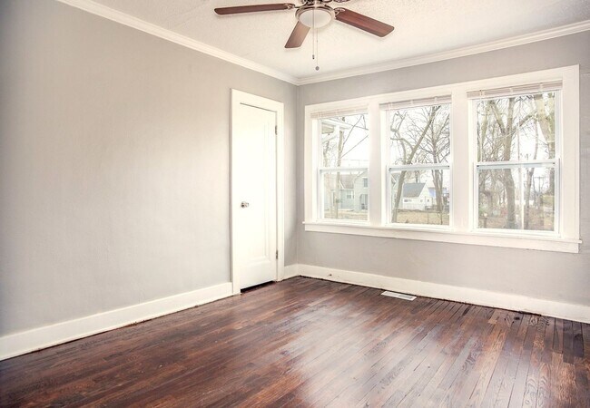 Building Photo - SEE IT NOW: Charming Updated Home in a Qui...