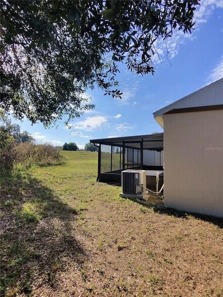 Building Photo - 1912 Crown Park Dr