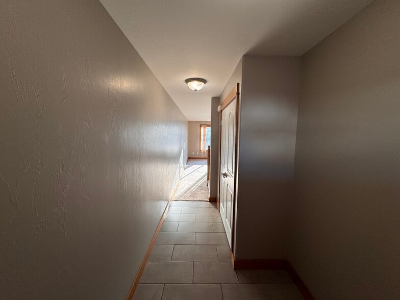 Entryway - 5485 Glenellen Dr