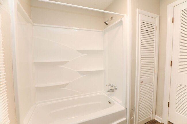 Building Photo - 430 South St