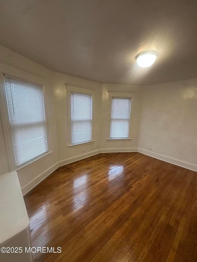 Building Photo - 104 Welton St
