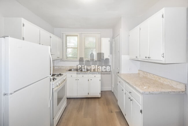 Building Photo - 1465 W 34th St