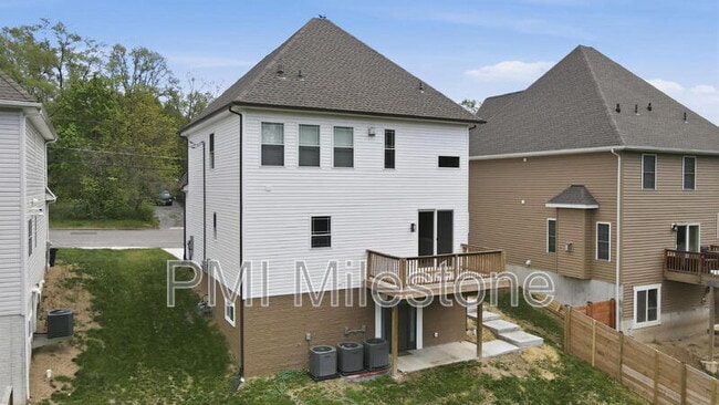 Building Photo - 530 N 3rd St