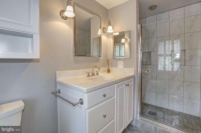 Building Photo - 8804 Falls Chapel Way