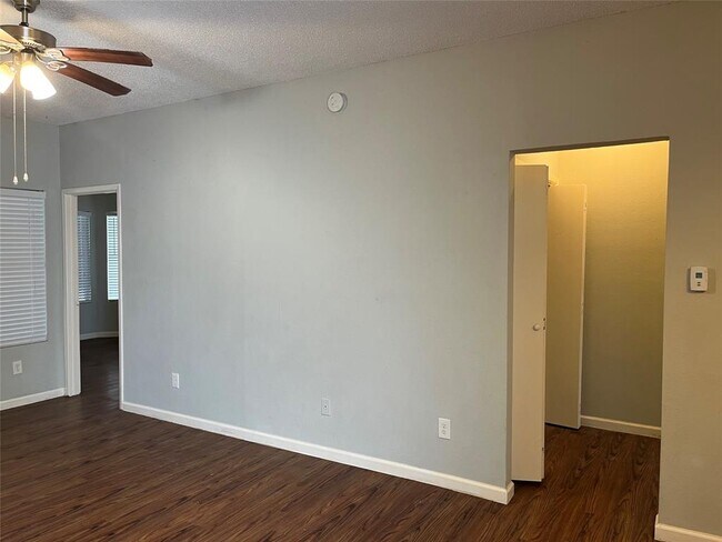 Building Photo - 9502 Kempler Dr