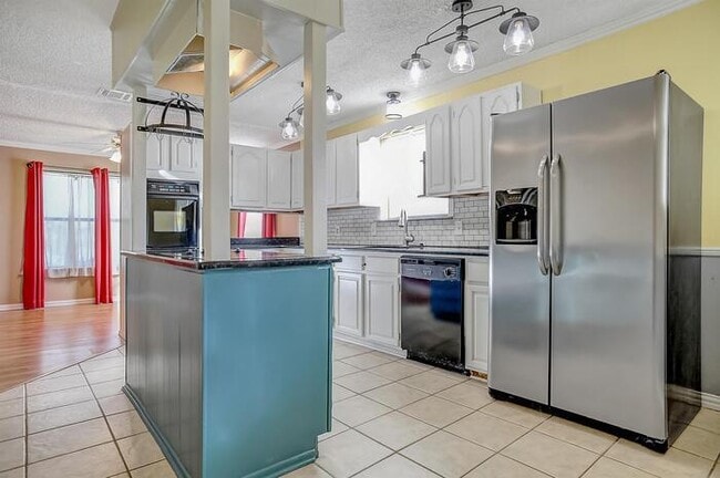 Building Photo - 1704 Frog Pond Rd