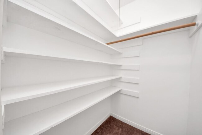 Building Photo - 15739 Oak Mountain Dr