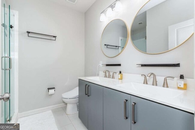 Building Photo - 912 Brees Ct