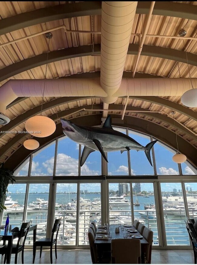 Building Photo - 1717 N Bayshore Dr