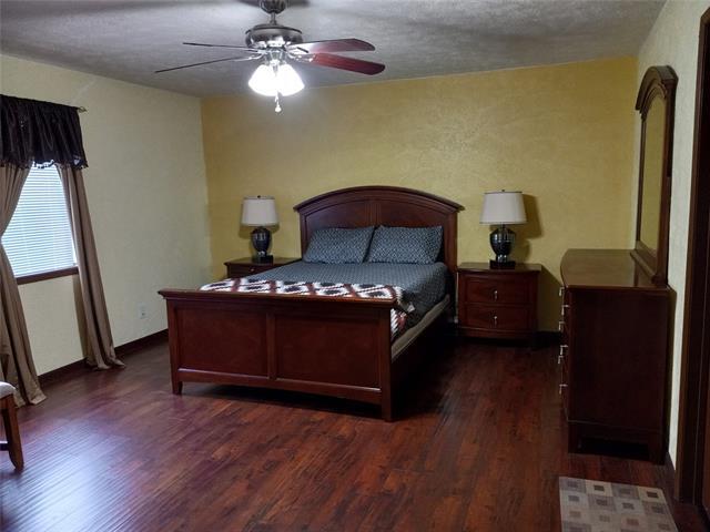 Building Photo - 490 Clear Creek Ln