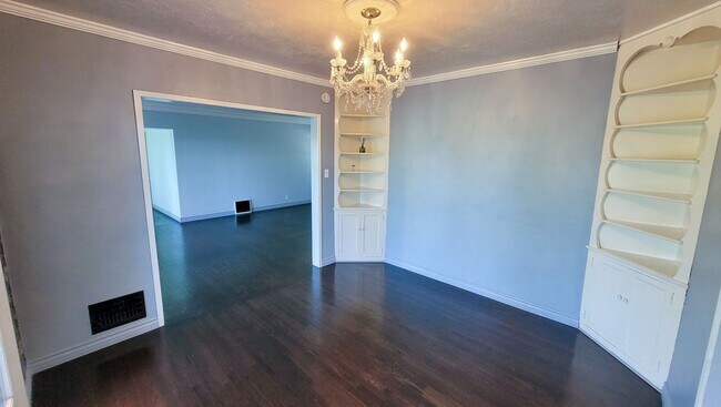 Building Photo - Gorgeous 3 Bed 2 Bath House In Whittier Co...