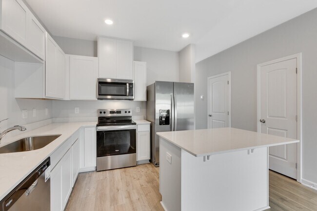 Building Photo - 810 Quinn Dr