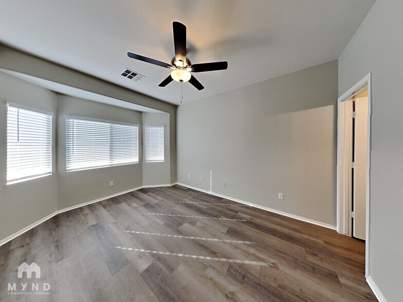 Building Photo - 15219 W Shaw Butte Dr