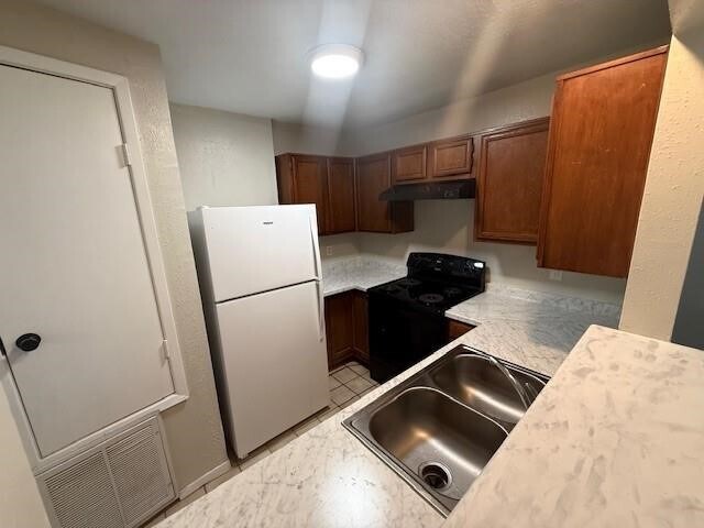 Building Photo - 22211 Moss Falls Ln