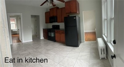 Building Photo - 38 Rebekah St