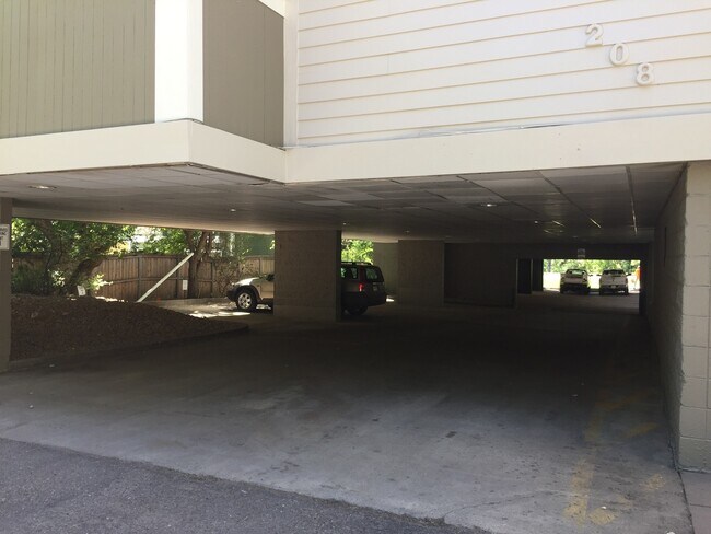 Building Photo - Completely Renovated 2 Bed 1.5 Bath West Pearl Street Condo W/Hiking Trails In Your Backyard.