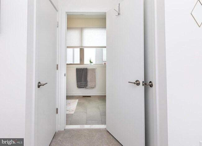 Building Photo - 3123 Beachview Ln