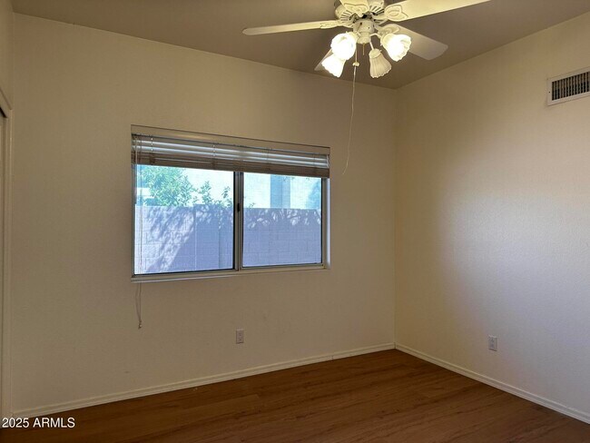 Building Photo - 6273 W Louise Dr